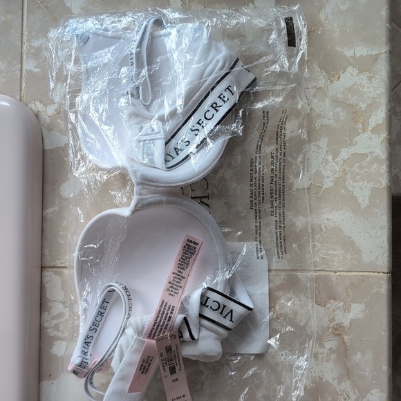 NWTVictoria's Secret Classic White Bra Sz 32B Logo Push-up Bra - Picture 5 of 6